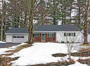 18 Pinewood Rd, Guilderland, NY 12084