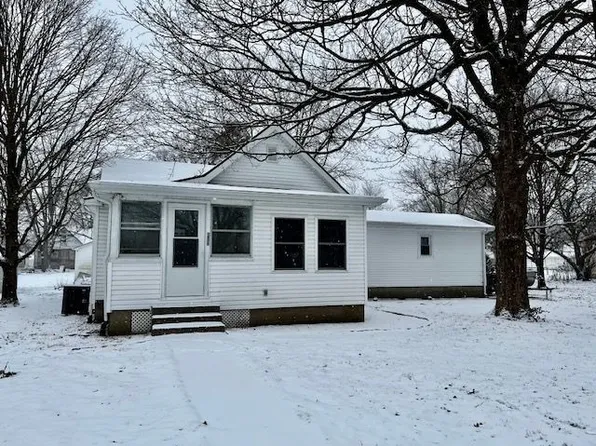106 Logan St, Potomac, IL 61865