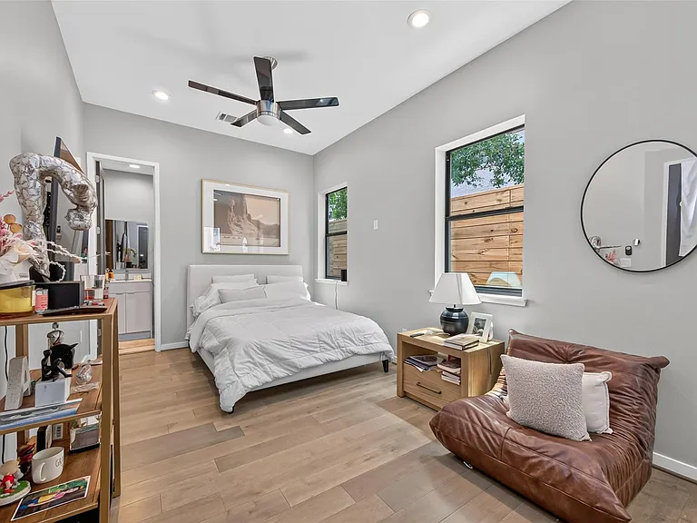 607 Memorial Heights Dr — Photo 13