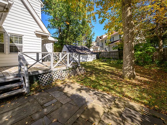4th image of 7 Parkway St