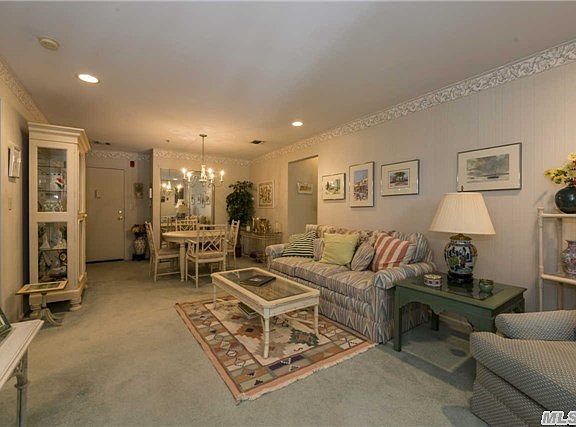 3rd image of 54 School St
