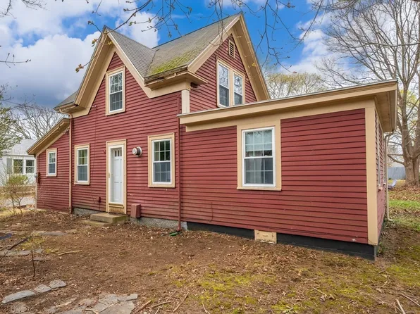 4 Toomey Ln, Rockport, MA 01966