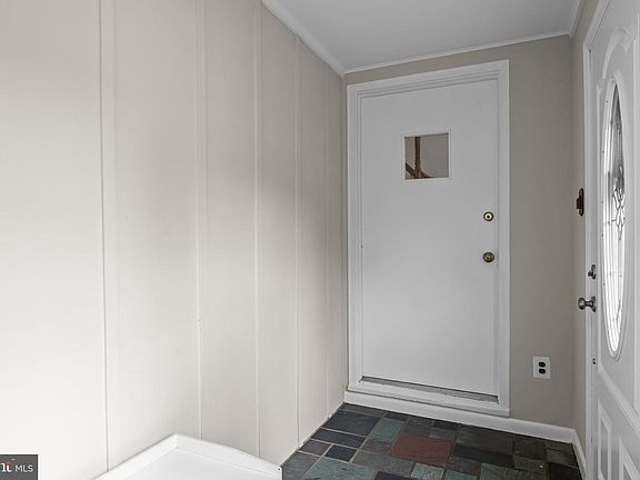 5th image of 131 Randle Dr