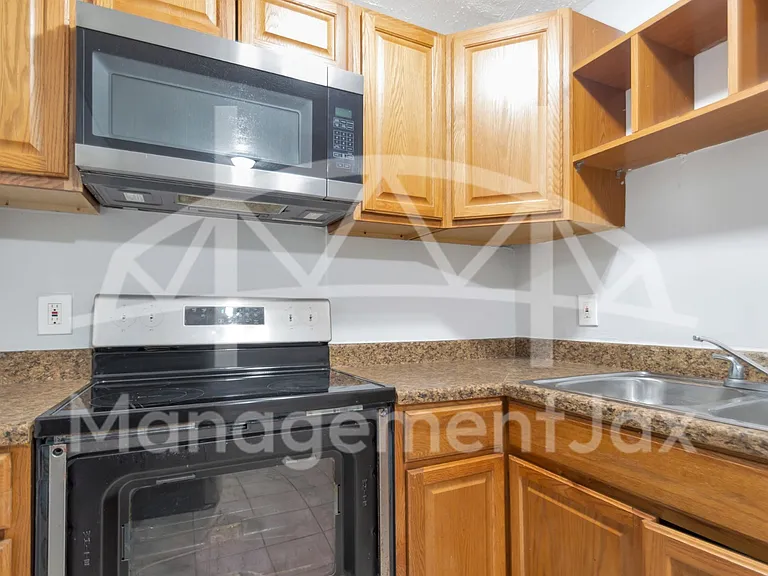 4417 Ken Knight Dr N — Photo 4