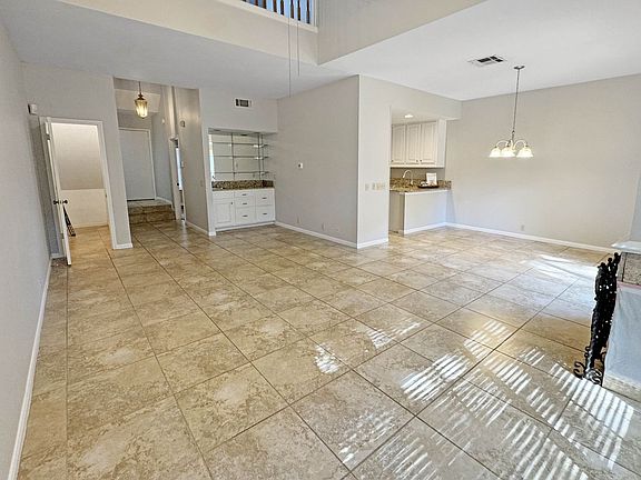 3rd image of 210 Circle St APT 6