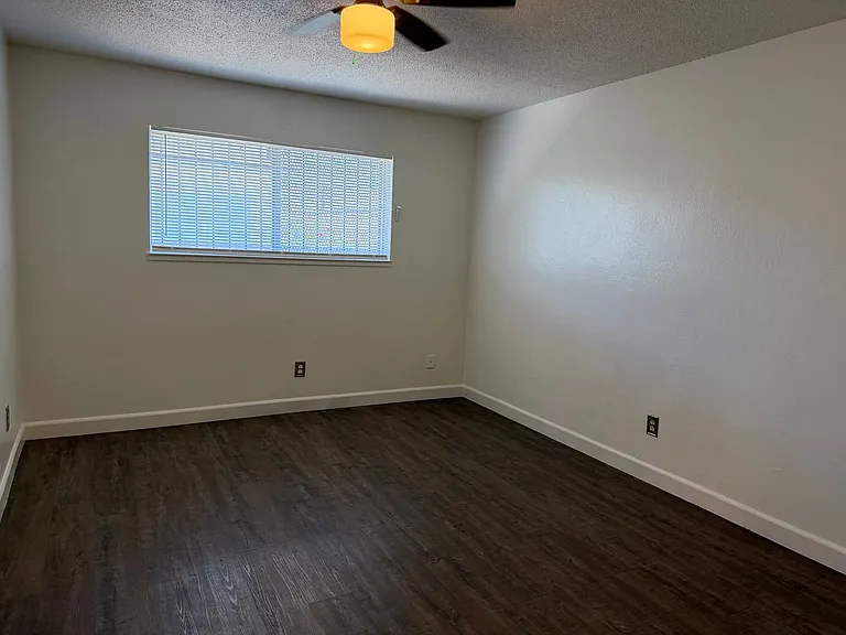 1329 E San Ramon Ave — Photo 14