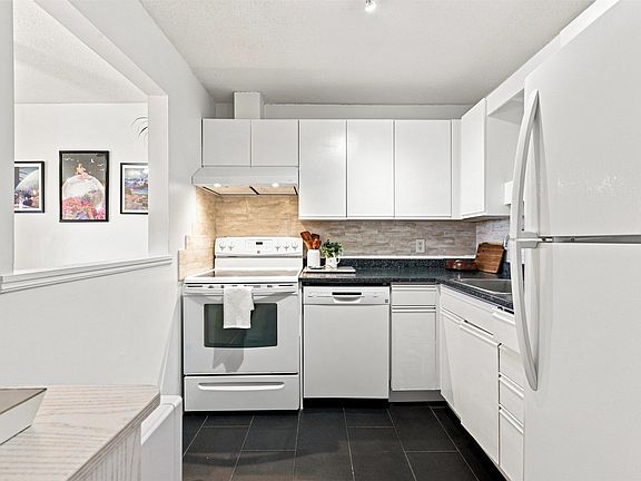 4th image of 3600 John Parr Dr #401