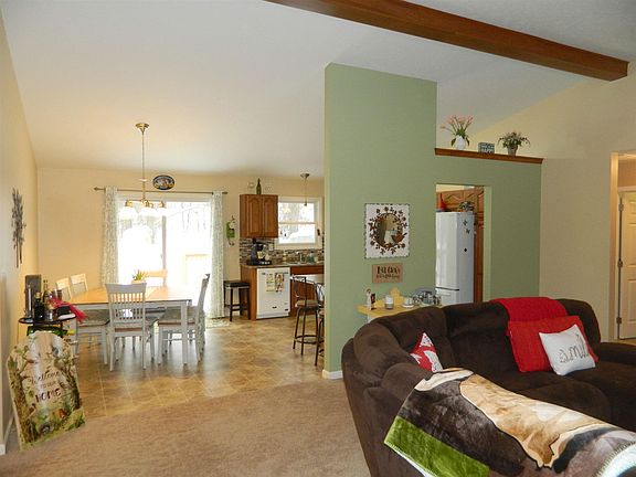 2nd image of 3425 S Glasgow Cir