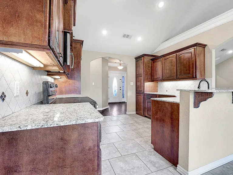 508 Torrington Way — Photo 13