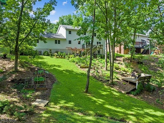2nd image of 101 Wedgewood Dr