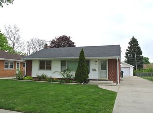 143 N Mount Prospect Rd, Des Plaines, IL 60016