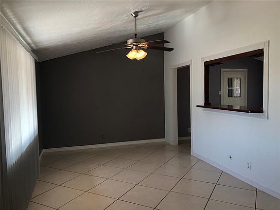 5th image of 5721 Sherbrooke Ave