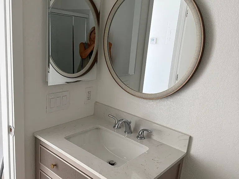1070 Thompson Ave #204 — Photo 8