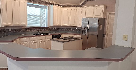 2nd image of 3007 Oak Dr