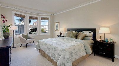 :: 2090 Pacific Avenue, #204