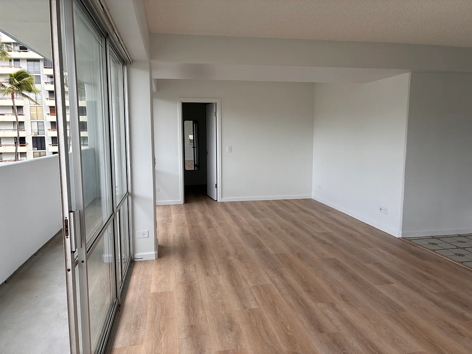 2 bed, 699 sqft, $3,200 — Photo 2