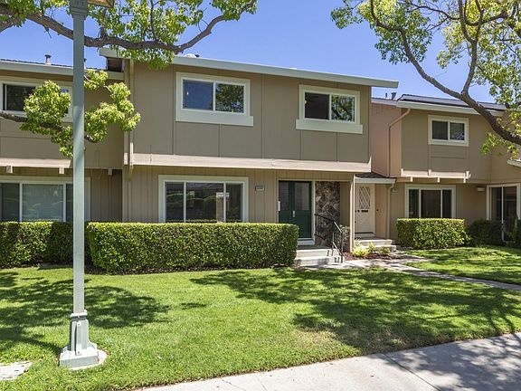 3rd image of 22597 Royal Oak Way