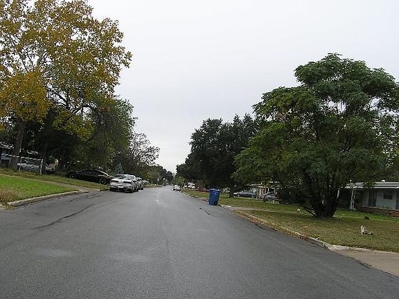 4th image of 4335 Algruth Dr