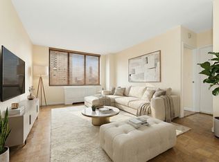 245 E 44th St #27A*, New York, NY 10017