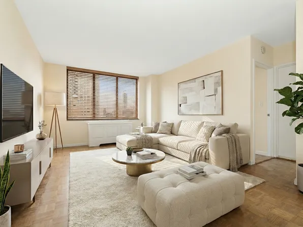 245 East 44th Street image 1 of 9