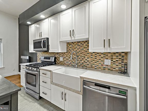 4th image of 1929 Wallace St APT 1A