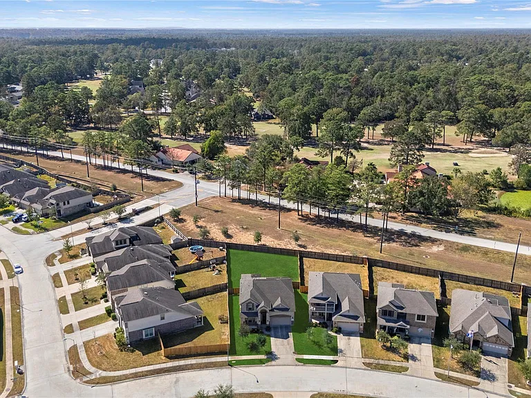 16127 Fairway Creek Cir — Photo 32