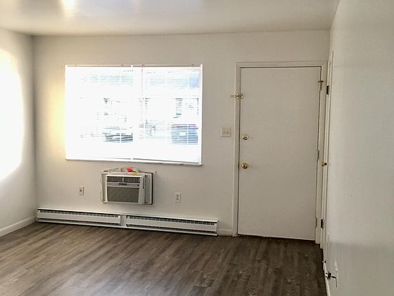 4th image of 62 Gloria Ave