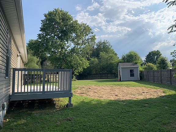 3rd image of 612 Mason Ct