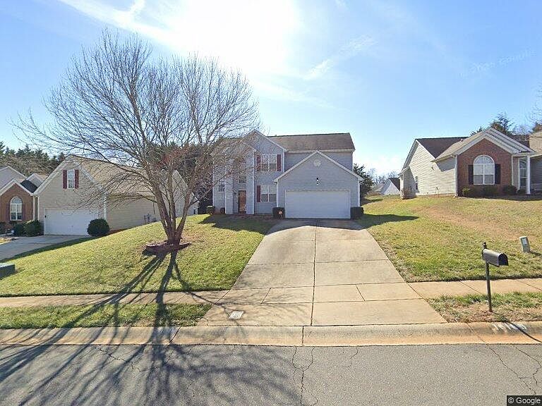 1st image of 16105 Circlegreen Dr