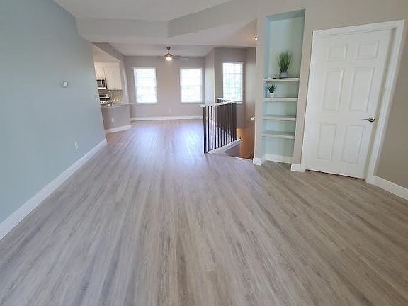 5th image of 3005 Aqua Vista Ln #18103
