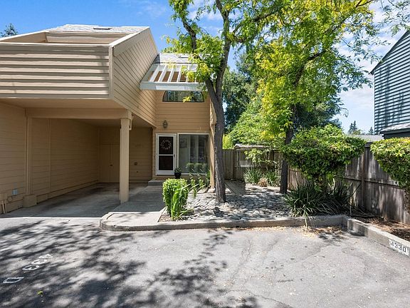 2nd image of 433 Carrillo Street #D