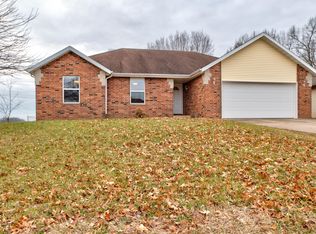 102 Pine Hill Ct, Nixa, MO 65714