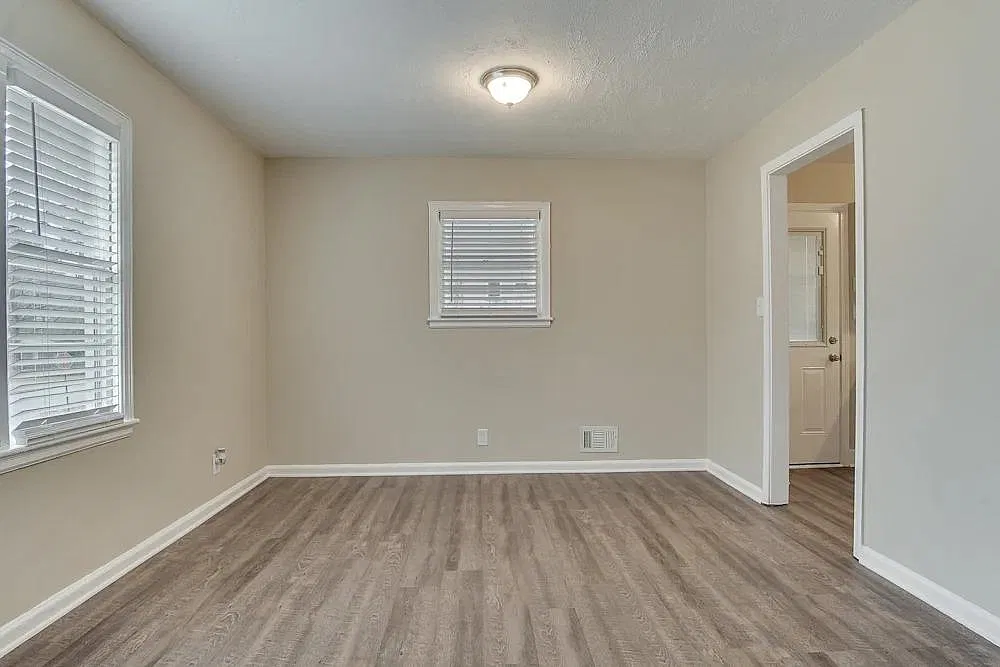 4 bed, 2.0 bath, 1014 sqft, $1,100 — Photo 4
