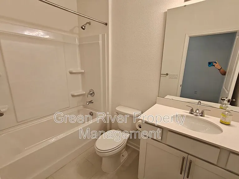 5724 Lagoon Cruise Way — Photo 21
