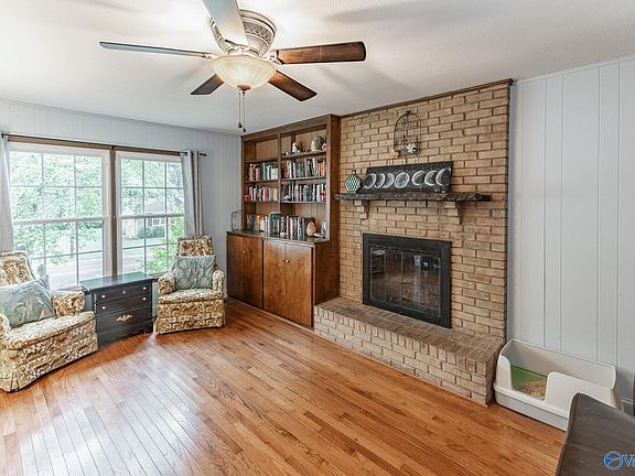 4th image of 11209 Dellcrest Dr SE