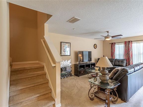 5th image of 224 Winter Nellis Cir