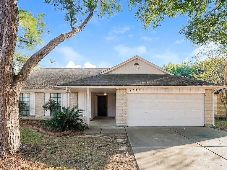 1331 Three Forks Dr — Photo 1