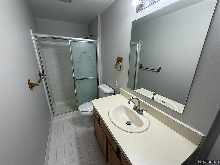 27153 Farmbrook Villa Dr — Photo 7
