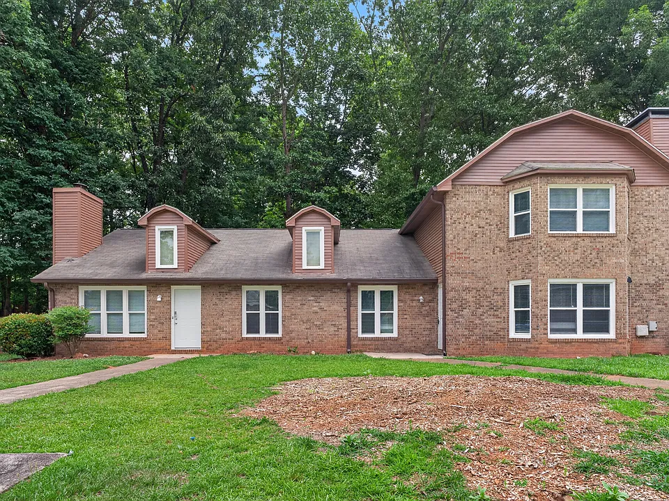 2595 Fieldstone View Ln SE