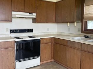 720 Woodview Ave APT 3, Sheboygan Falls, WI 53085