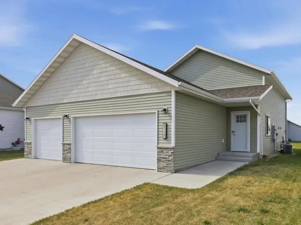 6717 71st Ave S, Horace, ND 58047