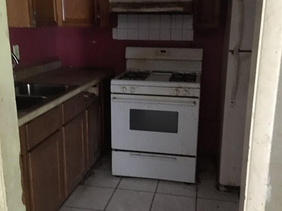 3rd image of 1210 NE 24th St