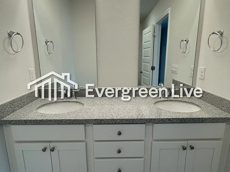 9843 Fowler Ave — Photo 22