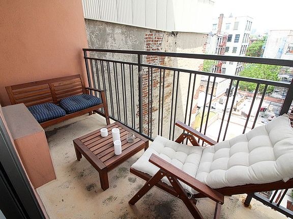 5th image of 164 Stanton St APT 2A