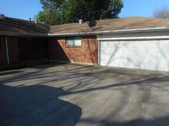 3rd image of 921 Poinsettia Dr