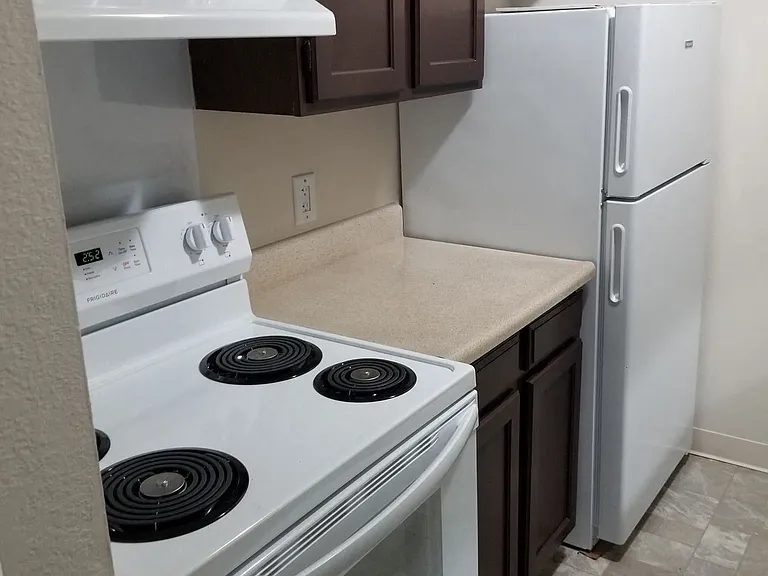 Kitchen side 2