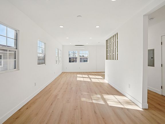 4th image of 5734 York Blvd #5734