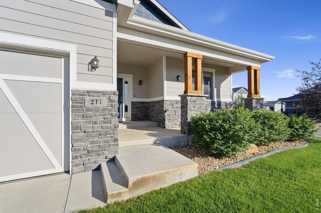 217 Saskatoon Dr