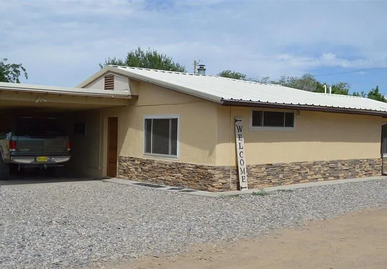 1 Encina St — Photo 1