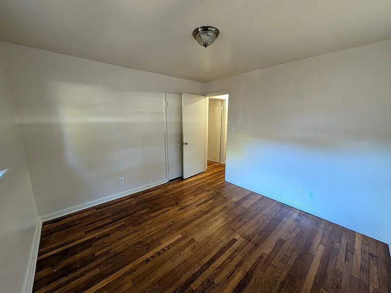 2311 Plantation Dr — Photo 6
